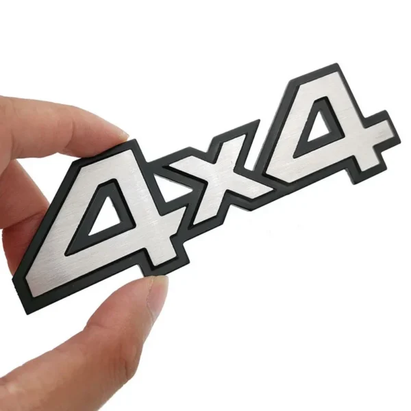 Emblema 3D 4WD 4x4 Adesivo Alluminio Cromato Parafango Auto SUV Pickup